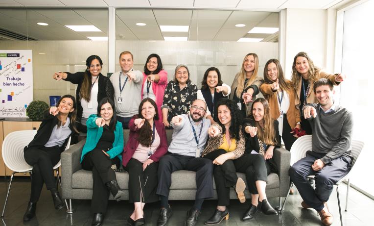 trabaja con nosotros